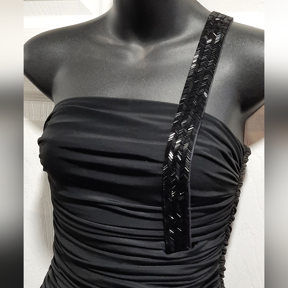KIRA Little Black Dress With Lots of Detailing Size Large Like New - Picture 2 of 10